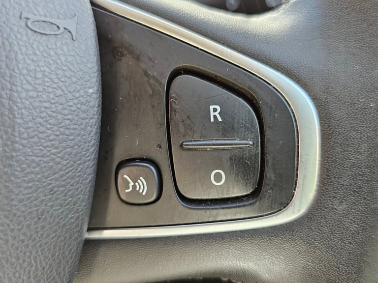 2018 Renault Captur 1.5 dCi ENERGY Iconic SUV 5dr Diesel Manual Euro 6 (s/s) (90 ps) HATCHBACK Di...