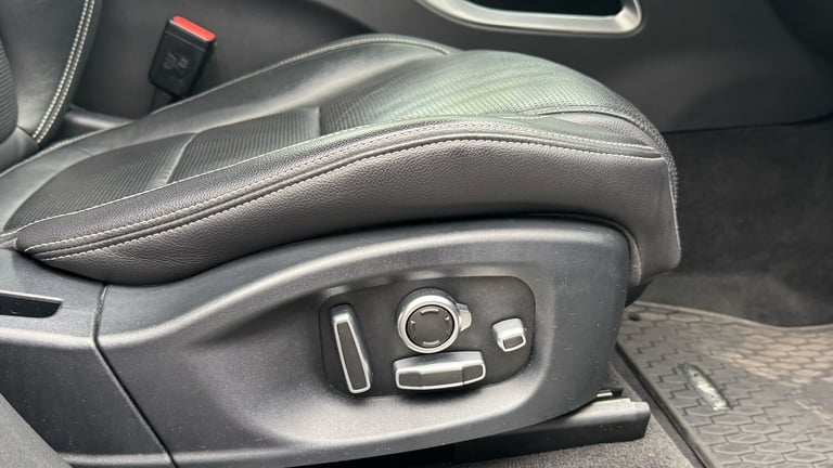 2017 Jaguar F-Pace 2.0d R-Sport 5dr Auto AWD Diesel Estate Estate Diesel Automatic