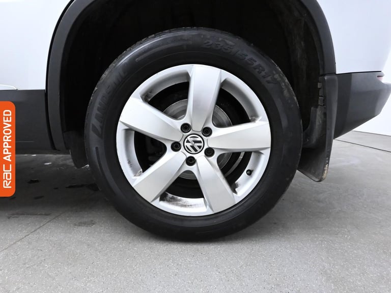 2016 Volkswagen Tiguan 1.4 TSI BlueMotion Tech Moda SUV 5dr Petrol DSG 2WD Euro 5 (s/s) (160 ps) ...