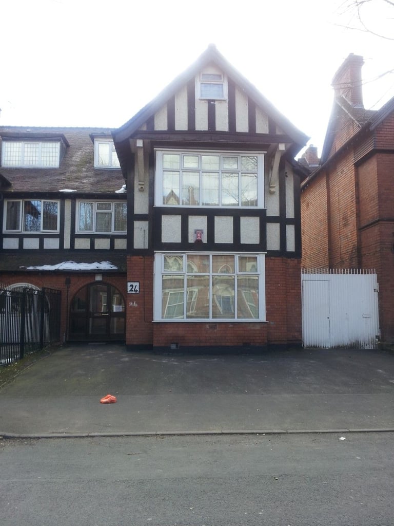 DSS welcome. One bed self contained flat with drive and communal garden. D/G & C/H