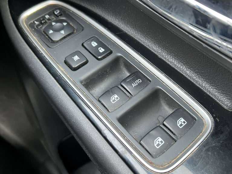 2017 Mitsubishi Outlander 2.0h 12kWh Juro CVT 4WD Euro 6 (s/s) 5dr SUV Hybrid Automatic