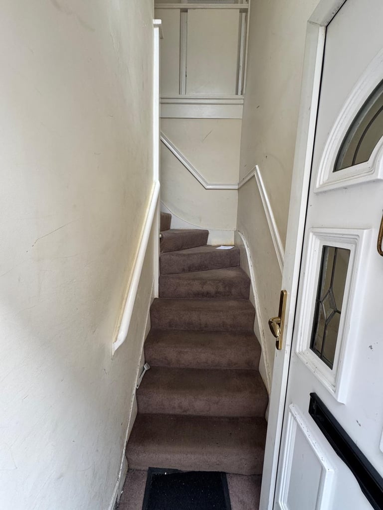 2 bed, 1 lounge maisonette rental in Woodford