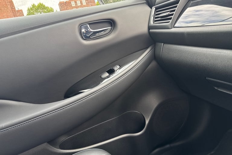 2021 Nissan Leaf 110kW N-Connecta 40kWh 5dr Auto Hatchback Electric Automatic