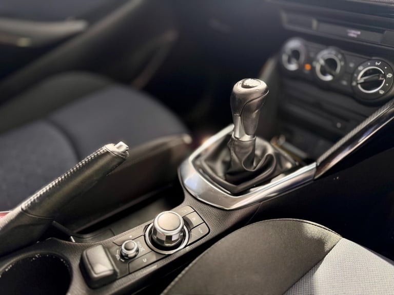 2015 Mazda Mazda2 1.5 SE-L 5dr HATCHBACK Petrol Manual