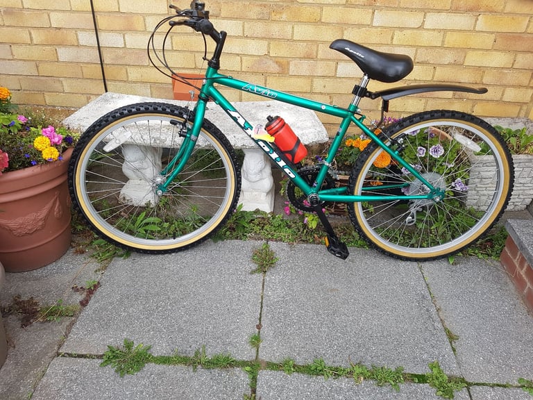 BOYS 24" WHEEL BIKE 14" FRAME IN GREAT WORKING CONDITION AGE 9+