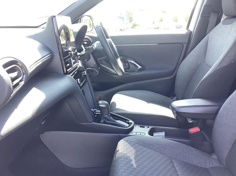 2024 Toyota Yaris Cross 1.5 Hybrid Design 5dr CVT HATCHBACK PETROL/ELECTRIC Automatic