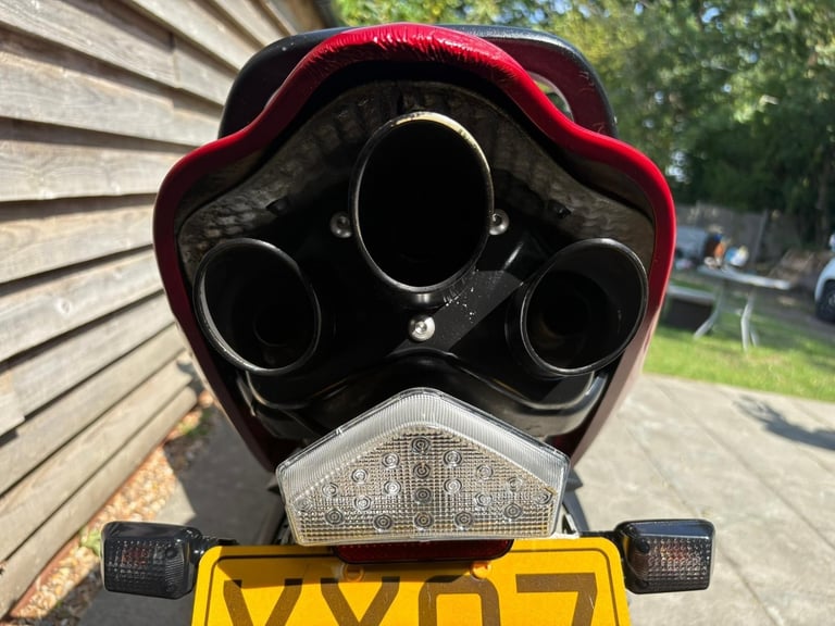 2007 / 07 Triumph Sprint 1050 £1900 Red 42803 miles.