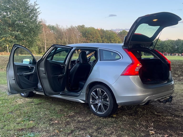 2010 Volvo V60 D3 [163] SE Lux 5dr Geartronic ESTATE Diesel Automatic