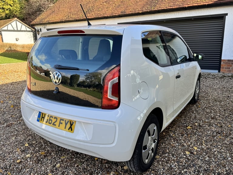 VOLKSWAGEN UP 1.0 Take up! 2012