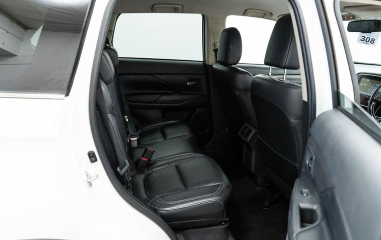 2020 MITSUBISHI OUTLANDER 2.0 MIVEC EXCEED SUV 5DR PETROL CVT 4WD EURO 6 (S/S) (