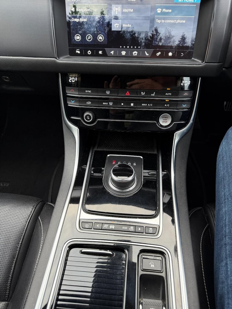 2020 Jaguar XF 2.0 DIESEL 180 BHP / R - SPORT EDTION / 8 SPEED AUTO 