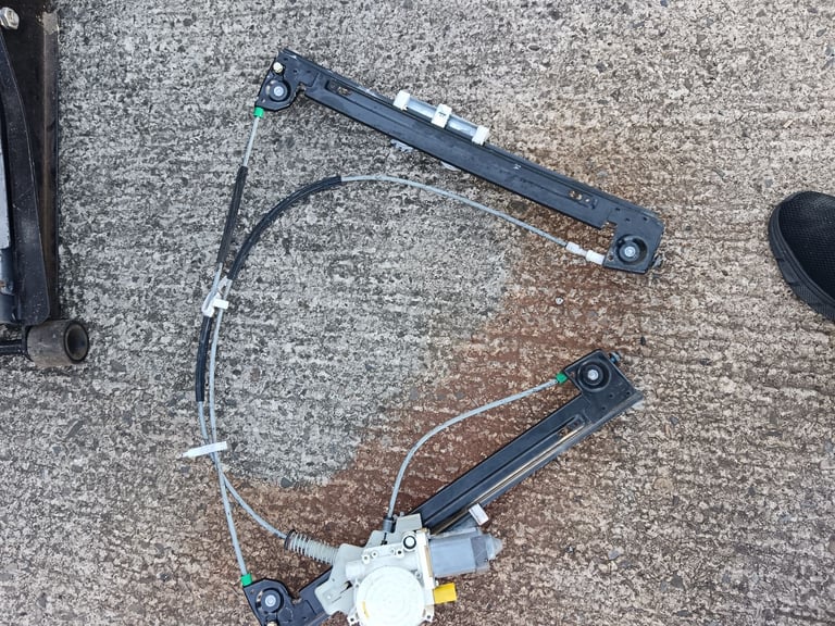Mini R50 drivers side window motor and mechanism, good working condition 