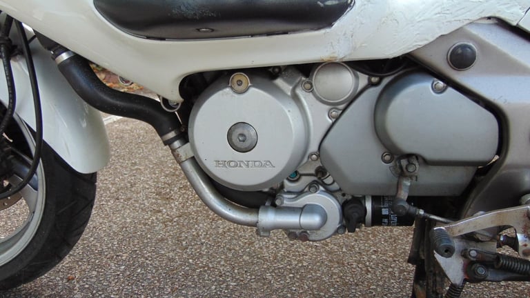 Honda NT650V Deauville 2005 low miles shaft drive Budget Tourer new MOT p/ex ok 