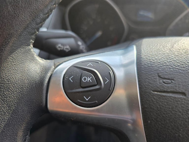 2013 Ford Focus 1.6 Zetec Powershift Euro 5 5dr Hatchback Petrol Automatic