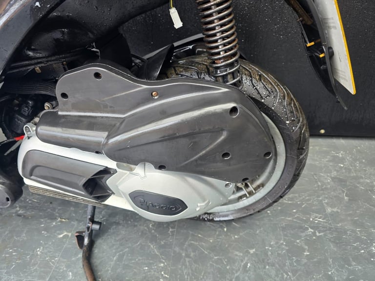 PIAGGIO MP3 300 YOURBAN LT PROJECT BIKE HPI CLEAR