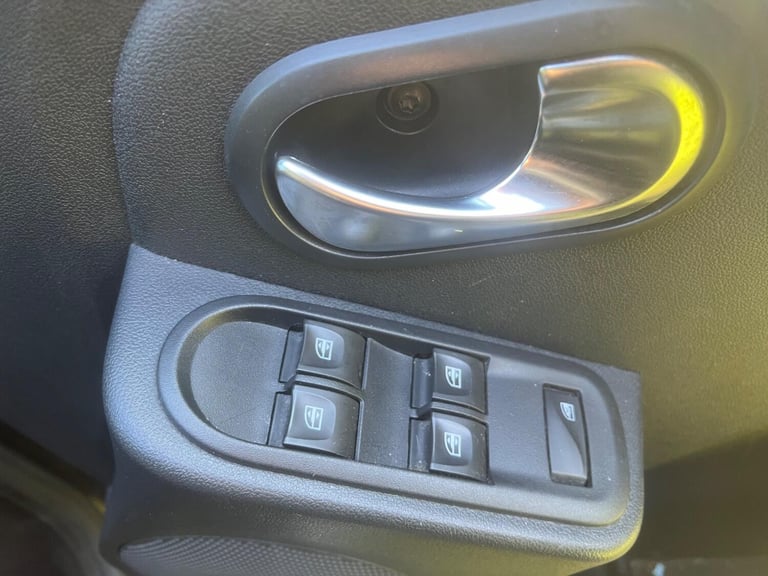 DACIA DUSTER 1.5 Prestige One owner from dCi 110 4x2 Auto Black Auto Diesel 2017