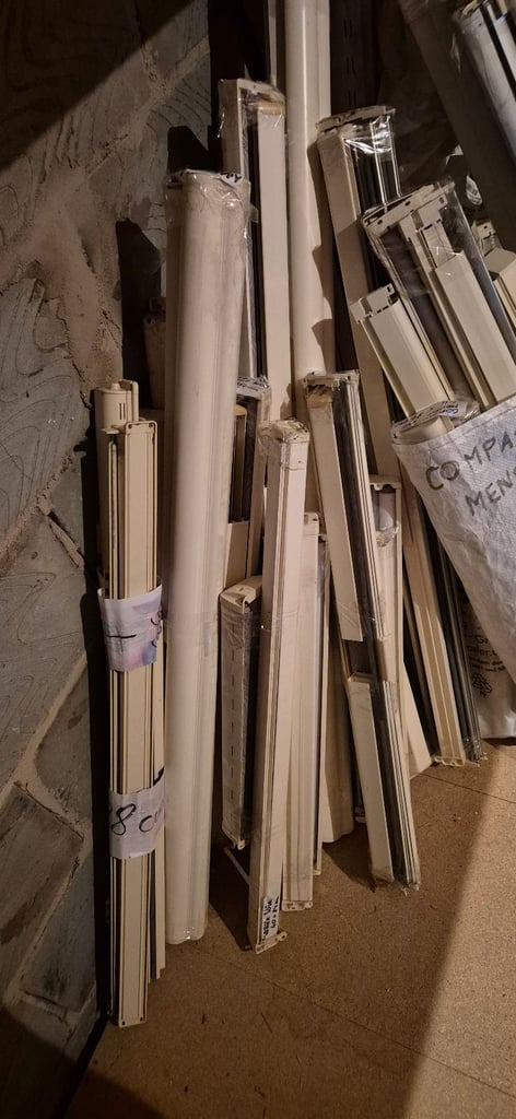 Various sizes window blinds with flynets for camper, caravan, motorhome, boat ect....