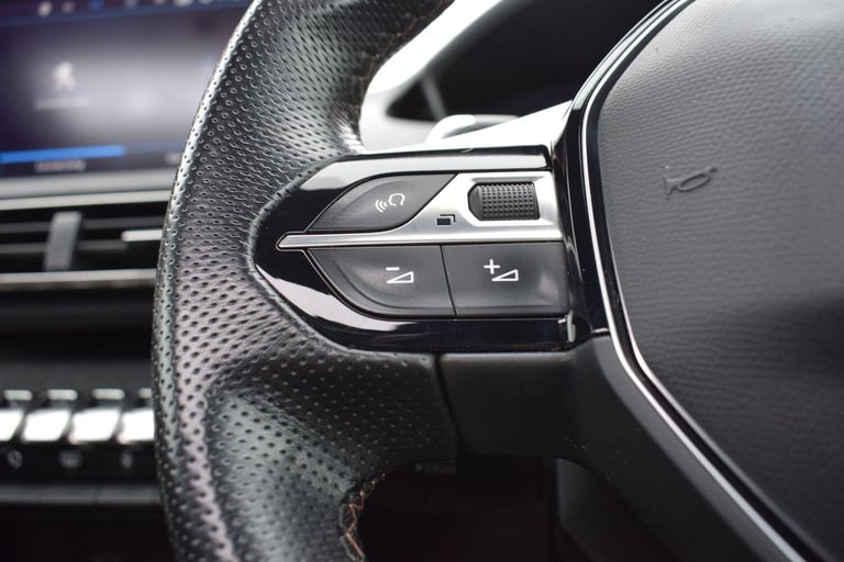 2019 Peugeot 5008 1.6 PureTech GT Line Premium EAT Euro 6 (s/s) 5dr HATCHBACK Petrol Automatic