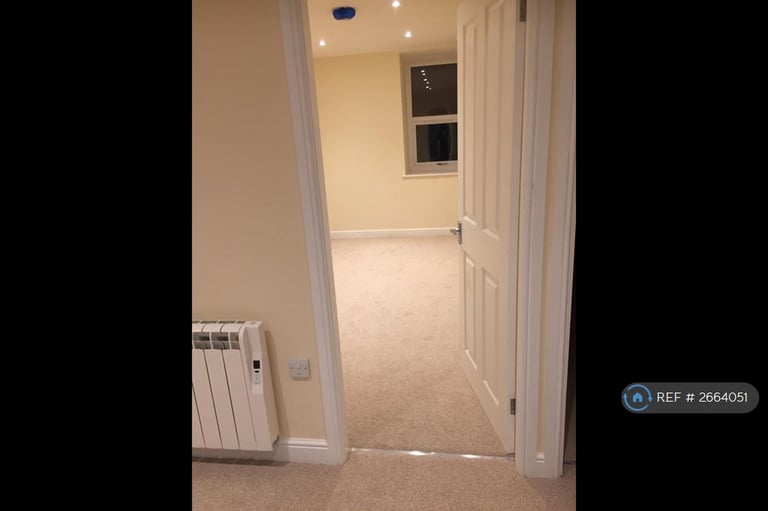 2 bedroom flat in The Lofts, Macclesfield, SK11 (2 bed) (#2664051)