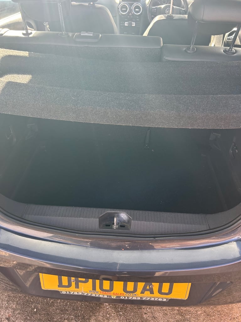 Vauxhall, CORSA, Hatchback, 2010, Manual, 1398 (cc),5 doors - Image 4