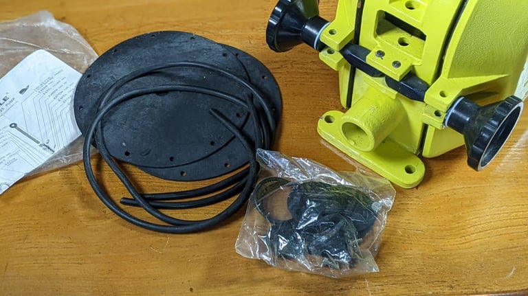 WHALE GUSHER 25 BILGE PUMP