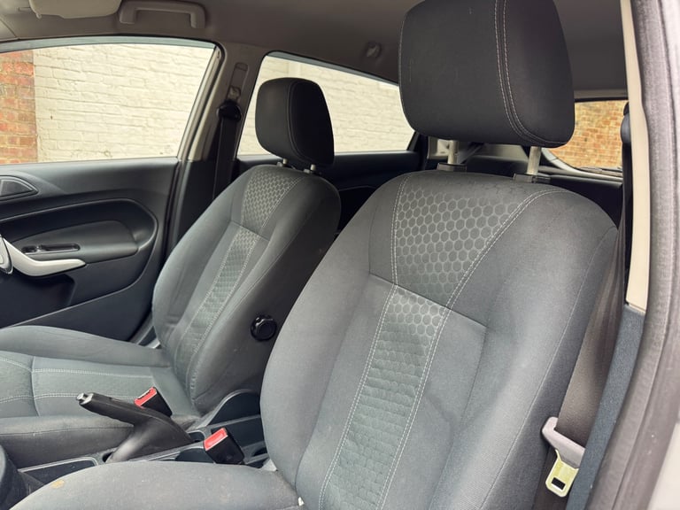 Ford, FIESTA, Hatchback, 2011, Manual, 1560 (cc), 5 doors
