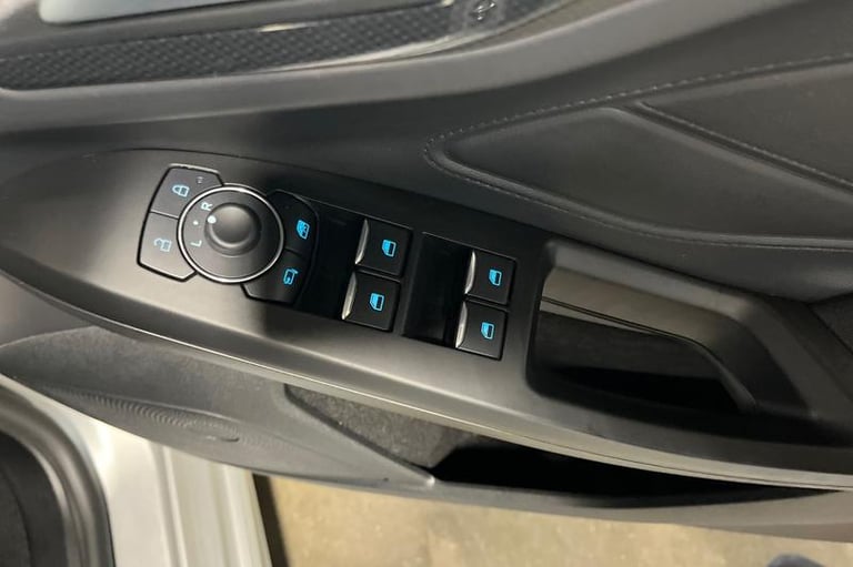 2024 Ford Focus 1.0 EcoBoost Hybrid mHEV ST-Line 5dr HATCHBACK PETROL Manual