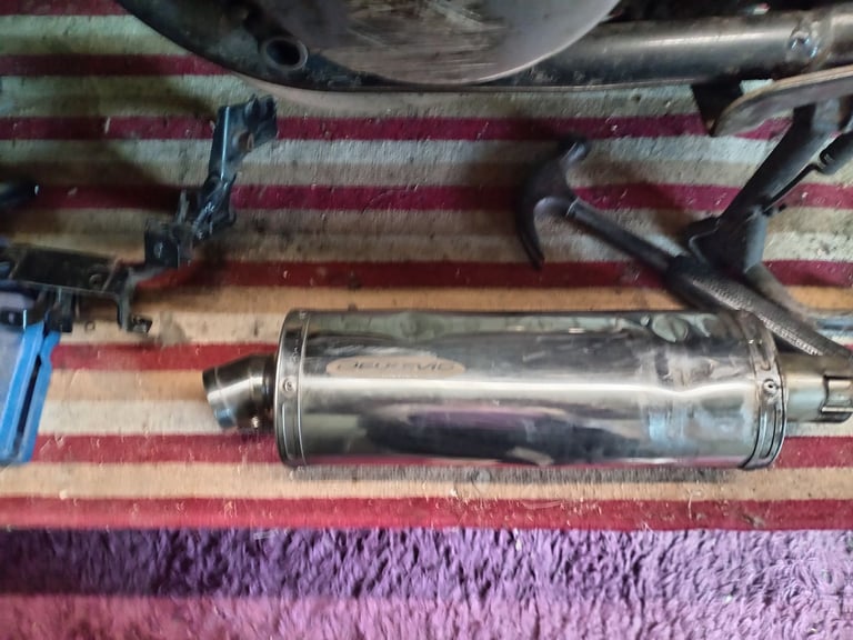 Kawasaki Er500 parts 