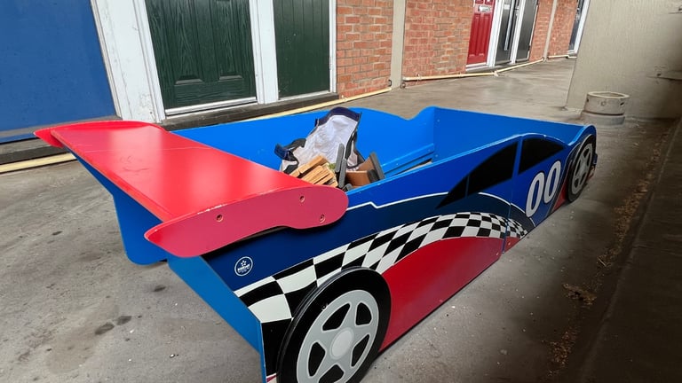Children’s Race Car Bed