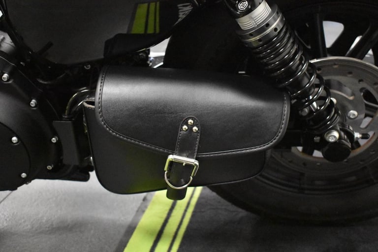 HARLEY DAVIDSON SPORTSTER 1200 IRON-ONLY 880 MILES-VANCE AND HINES-ENGINE BARS