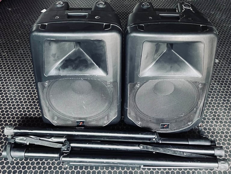 2x D.A.S. DR-515A 2-Way 15" 500W PA speakers + Citronic speaker stands + UK power supplies