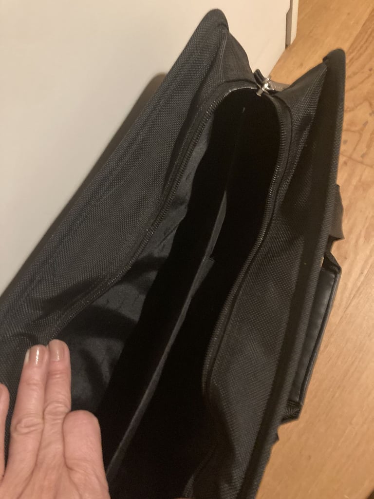 Targus laptop briefcase