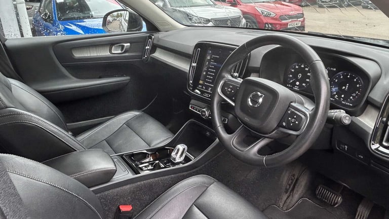  Volvo XC40 2.0 B4P Inscription 5dr AWD Auto Estate Petrol Automatic
