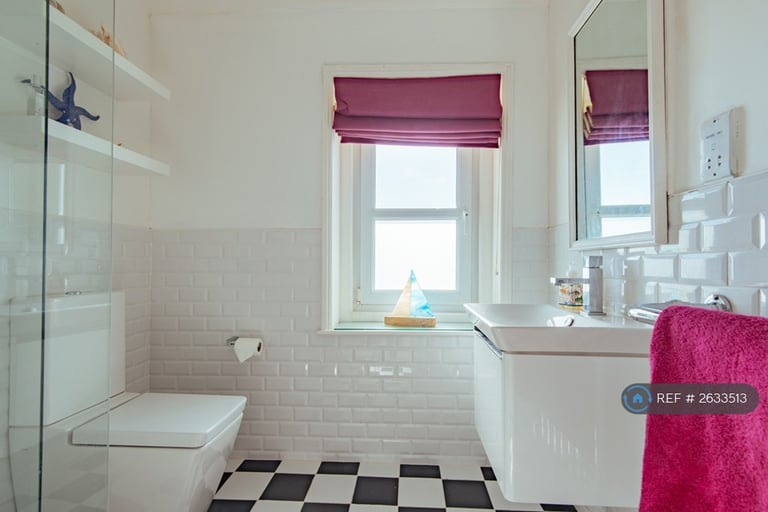 2 bedroom house in The Esplanade, Sandgate, Folkestone, CT20 (2 bed) (#2633513)