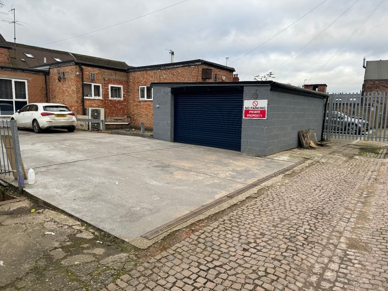 Cheap secure Garage to rent, with parking, behind 118 Alfreton road, NG7  