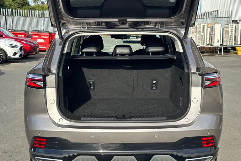 2025 MG MG HS 106290 Hatchback Petrol Manual