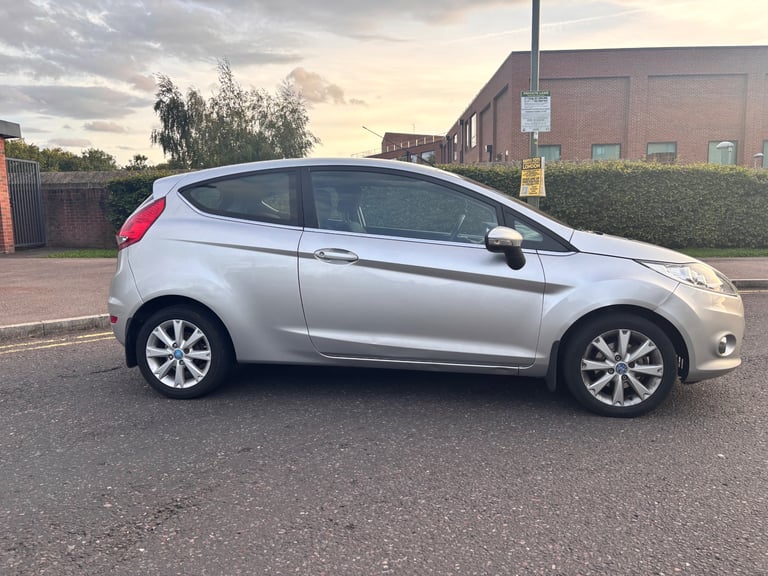 Ford fiesta 1.25 zetec 3dr 2009 petrol