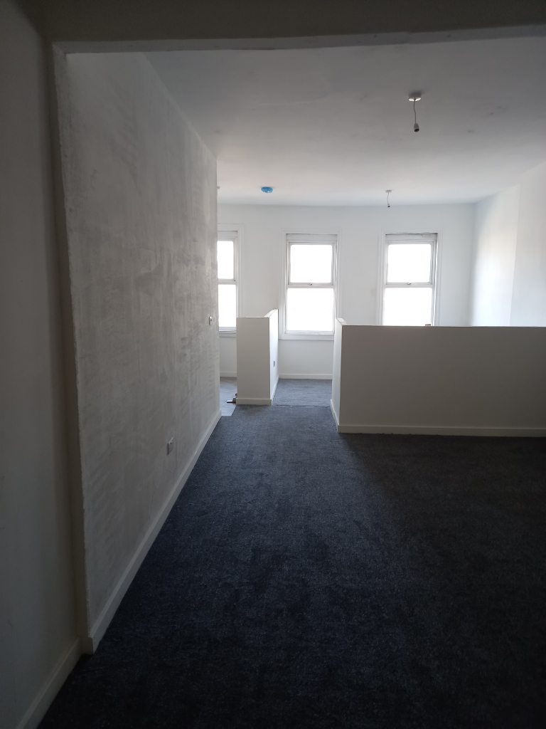 **AVAILABLE**HIGH SPEC**1 BED/LARGE STUDIO**FLAT 1**4-6 WATERLOO ROAD**