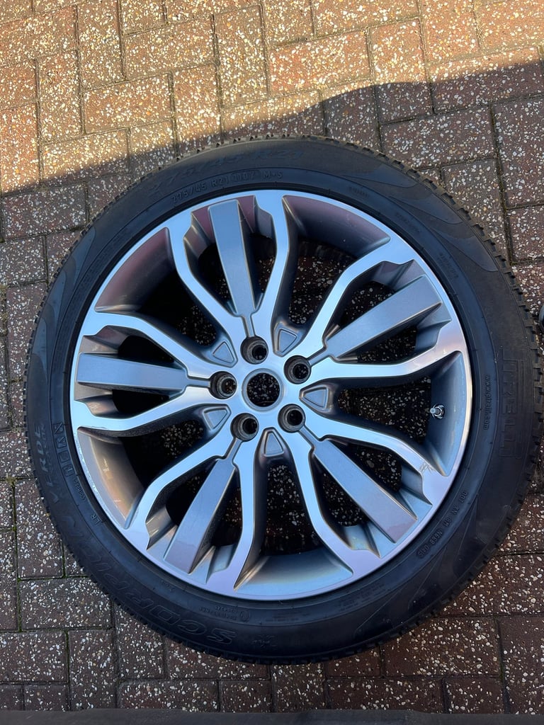 image for Genuine Range Rover Sport wheel and tyre