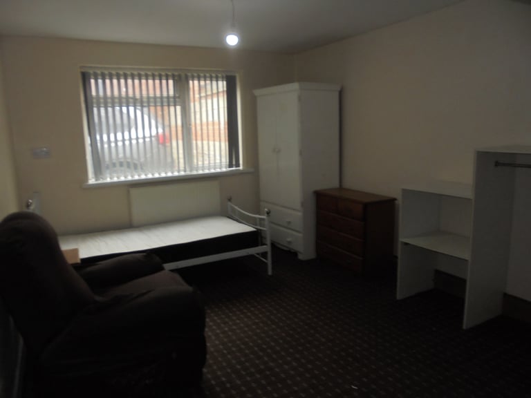 Rooms Availabe to Rent in Oakwood Road, Sparkhill. 24hr Move In. Supported Accommodation