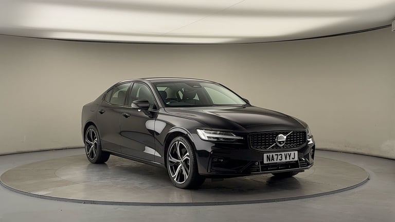 2023 Volvo S60 Plus Dark B5 (250 hp) Saloon Petrol/Electric Hybrid Automatic