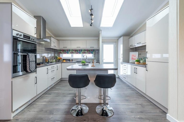 Omar Ikon Park Home in Cambs Norfolk Border  - Lodge / Caravan 