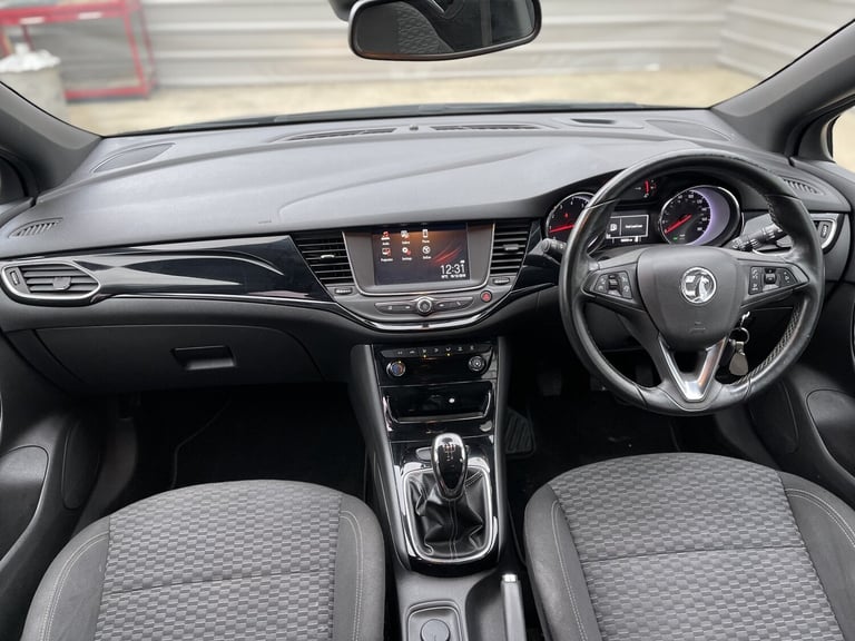 VAUXHALL ASTRA 1.4 i SRi 2017