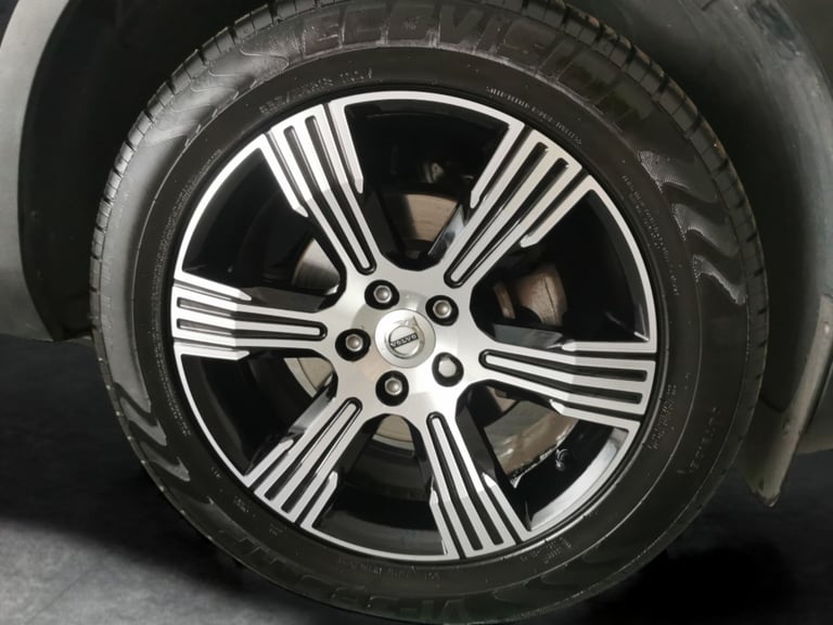 2020 Volvo XC40 1.5 T3 Inscription SUV 5dr Petrol Manual Euro 6 (s/s) (163 ps) - SENSUS SAT Suv P...
