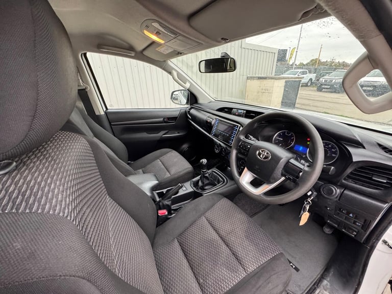 2019 Toyota Hilux Active D/Cab Pick Up 2.4 D-4D PICK UP DIESEL Manual
