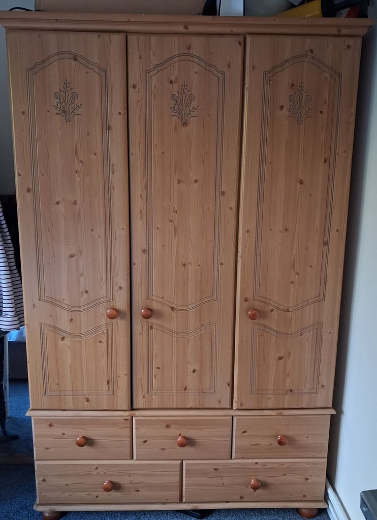 Solid Pine Triple Wardrobe 