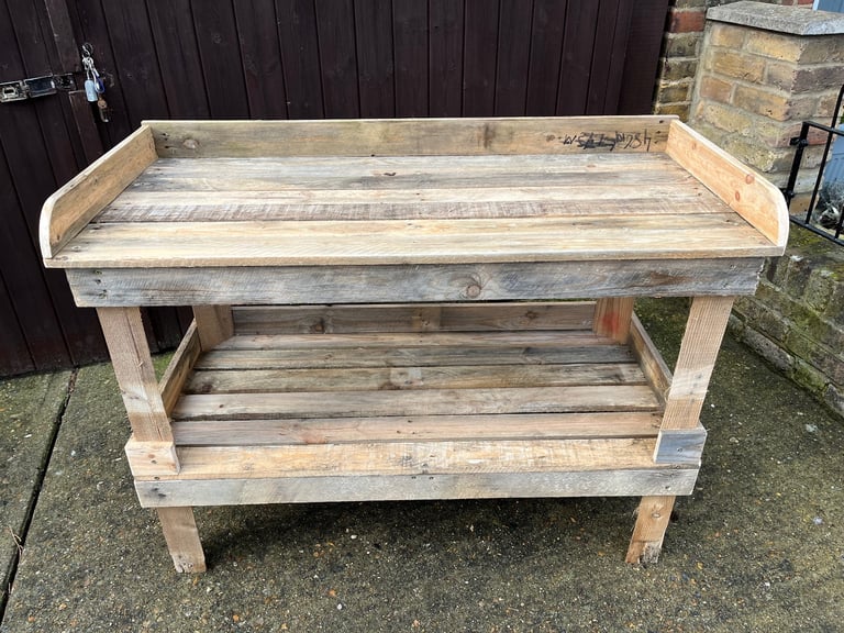 Garden work/potting bench or bbq side table / pizza table 