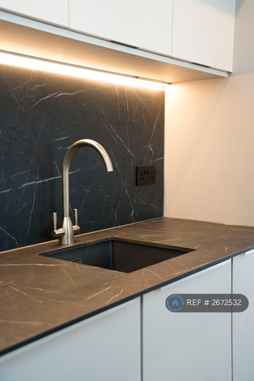 1 bedroom flat in Cathedral Road, Cardiff, CF11 (1 bed) (#2672532)