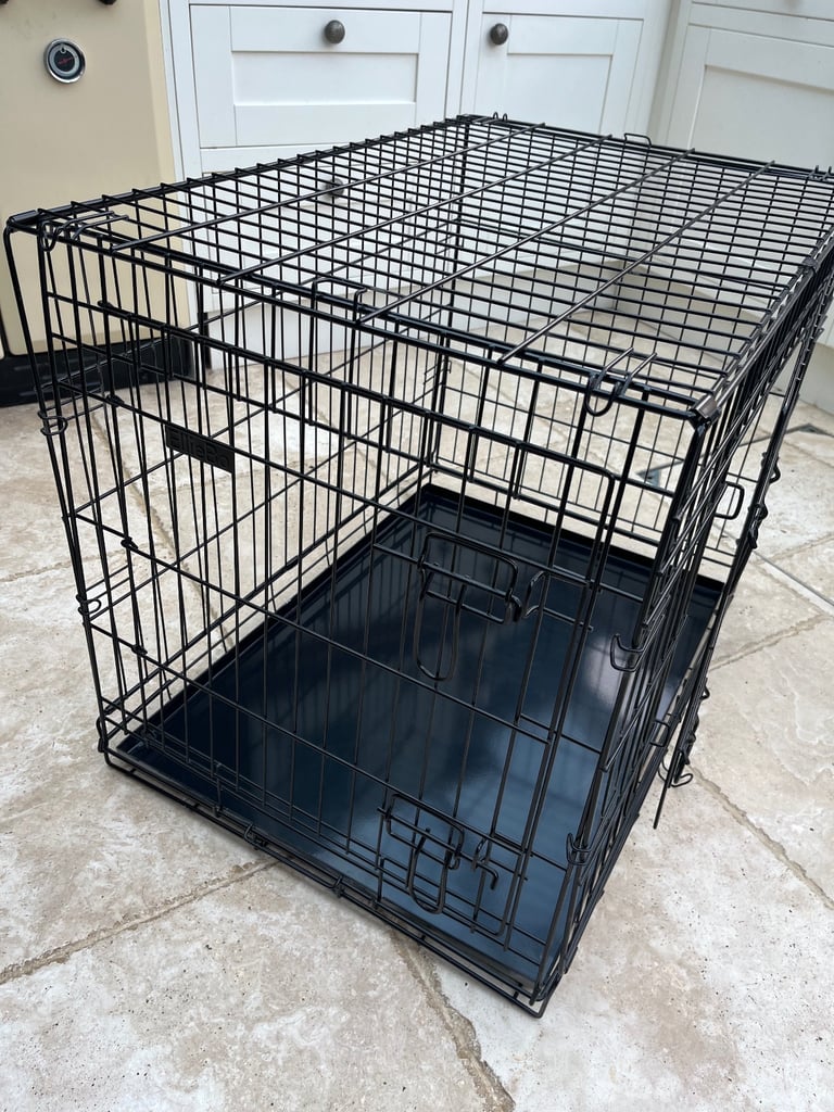 Folding dog/puppy/pet crate/cage - medium/large