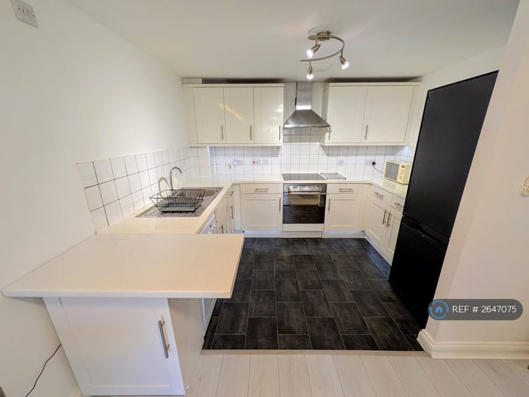 2 bedroom flat in Squires Court, Bristol, BS3 (2 bed) (#2647075)